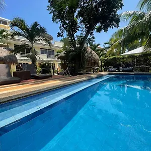Resort Palms Cove